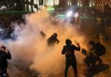 Спецназ Тбилиси применил слезоточивый газ и водометы для разгона протестующих у парламента