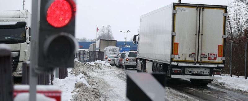 В ГПК Беларуси сообщили о большом скоплении грузовиков на всех маршрутах в ЕС
