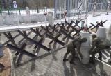 Военные Польши начали установку противотанковых ежей и бетонных заграждений на границе с Беларусью