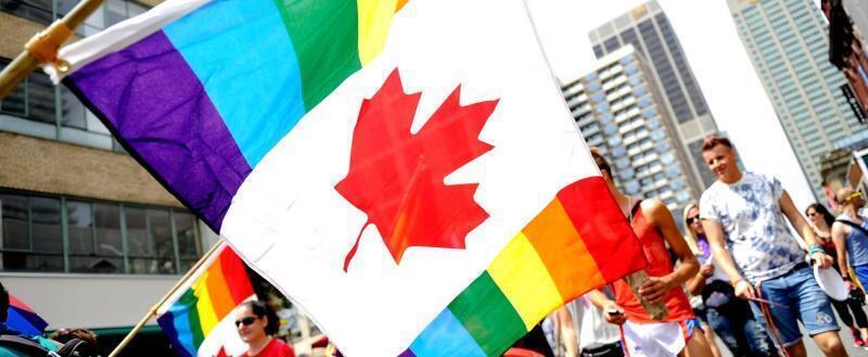 Правительство Канады обещает чиновникам 75 тысяч долларов за смену пола
