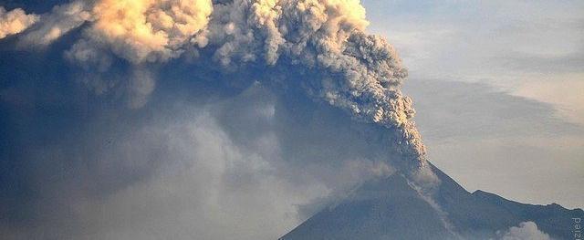 Извержение вулкана Мерапи произошло на индонезийском острове Ява