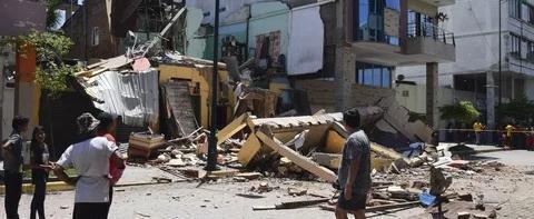 Десятки человек стали жертвами землетрясения магнитудой 6,7 в Эквадоре и Перу