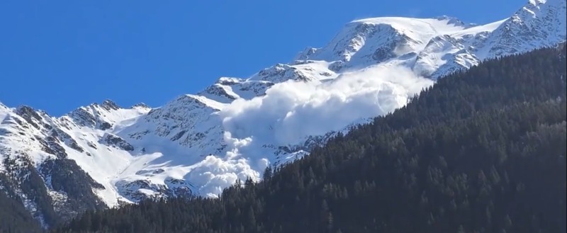 В Альпах сошла лавина. Погибли четыре человека