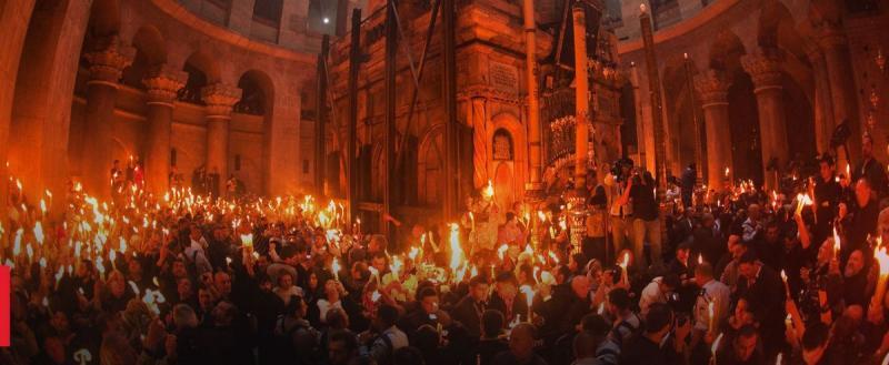 Благодатный огонь сошел в иерусалимском храме Гроба Господня перед Пасхой