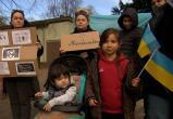 Украинские беженцы устроили акцию протеста на военной базе в Нидерландах