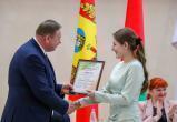 Лукашенко поручил выделить 1,5 млн рублей на поощрение одаренной молодежи