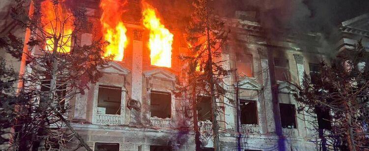 Здание в Николаеве после удара