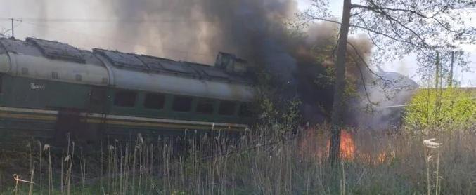 Белорусский грузовой поезд сошел с рельсов под Брянском из-за взрыва