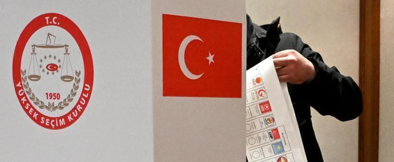 Эрдоган лидирует на президентских выборах в Турции в первом туре