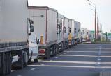 Польша запрещает движение через границу грузовиков из Беларуси и России
