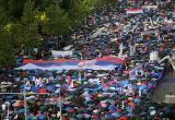 Жители Сербии вышли на крупнейший митинг, чтобы поддержать президента Вучича