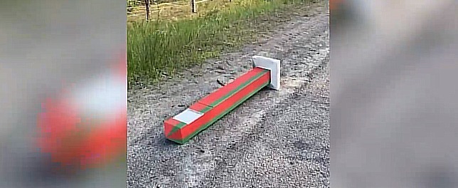 Два пограничных знака выломали на границе Беларуси и Украины