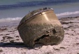 На побережье Австралии выбросило непонятный объект. Власти разбираются, что это