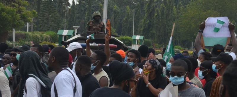 В Нигере мятежники удерживают президента страны