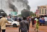 Захватившие власть в Нигере военные открыли границы с соседними странами