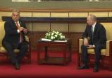 Путин провел переговоры с венгерским премьером Орбаном в Китае