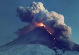 На Камчатке вулкан Безымянный выбросил пепел на 4,5 км в высоту