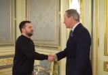 "Оружие для фронта": премьер Британии Кэмерон встретился с Зеленским