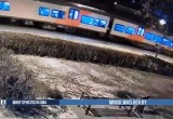 Не успел встать: милиция Минска показала кадры гибели мужчины под поездом