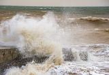 Вышел смотреть на волны: в Крыму из-за шторма погиб мужчина