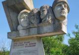 Сельчане отказались снести советские памятники на западе Украины