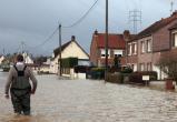 Более 10 тысяч человек лишились света во Франции из-за наводнений