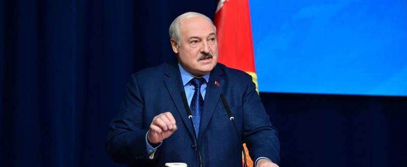 Лукашенко заявил о переговорах белорусской оппозиции с Западом