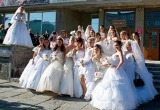 Россияне массово бронируют свадьбы на 24 февраля