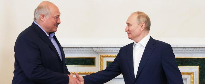 Путин поздравил Лукашенко с успешным проведением выборов