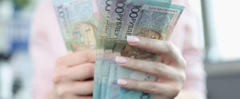 Средняя зарплата белорусов в январе достигла почти 2000 рублей – Белстат