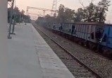 Неуправляемый поезд проехал почти 80 км в Индии