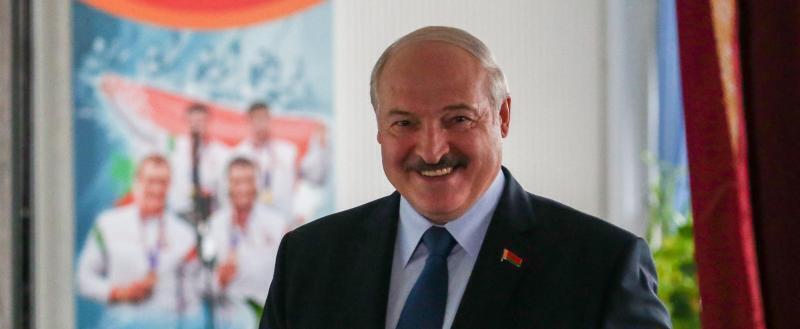 Лукашенко заявил об удивительном мире любви в поздравлении женщин с 8 Марта