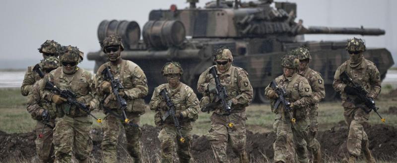 Страны НАТО уже направили военных в Украину - Сикорский