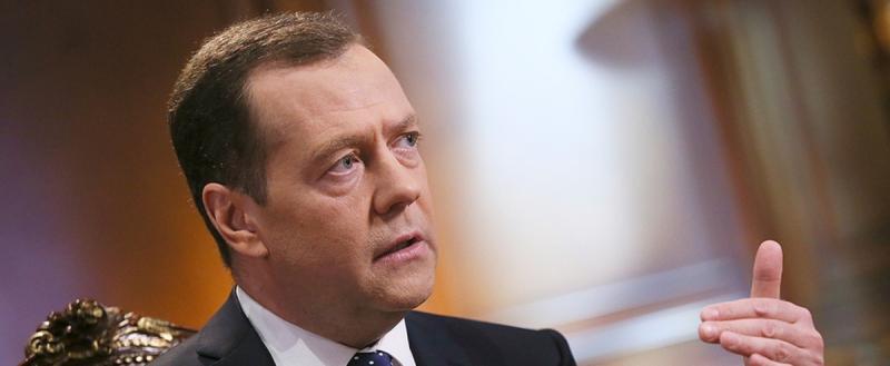 Медведев призвал снимать фильмы о войне в Украине