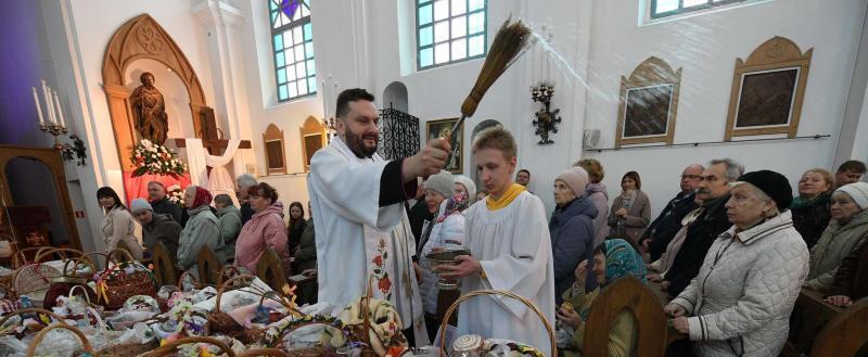 Католики и протестанты Беларуси отмечают Пасху