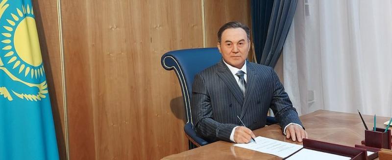 Фигуру Назарбаева убрали из музея в Астане