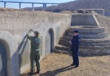 Паре в России грозит срок за романтическую надпись на стене крепости