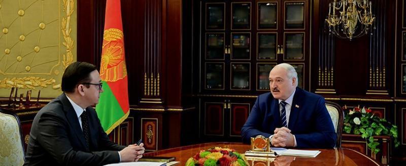 Лукашенко рассказал о желающих повоевать и захватить власть