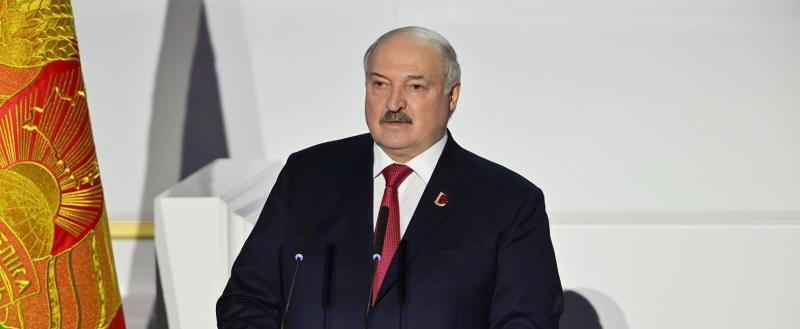 Лукашенко: Беларусь на западных границах стоит лицом к лицу с НАТО