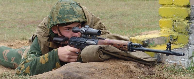 Белорусских охотников и рыболовов переобучают в снайперов