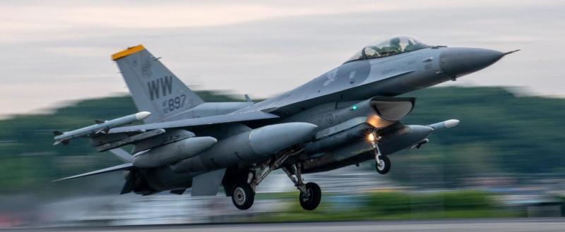 Дания разрешила Украине бить по России истребителями F-16