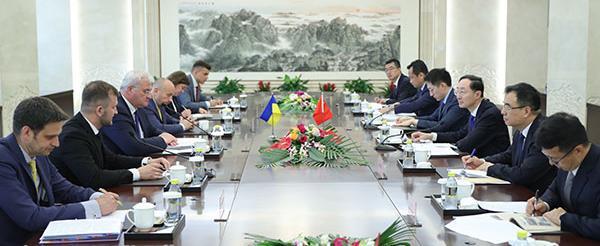 Китай готов развивать отношения с Украиной