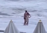 Волна унесла девушку в открытое море в Сочи, ее ищут второй день
