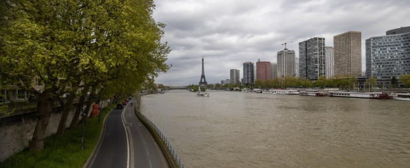 Из-за грязной воды в Сене отменили тренировку триатлонистов