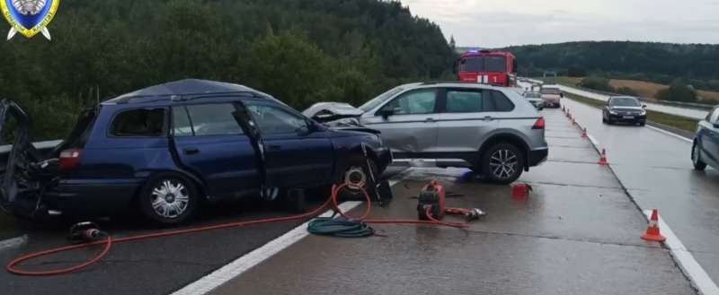 Два человека погибли в лобовой аварии под Логойском