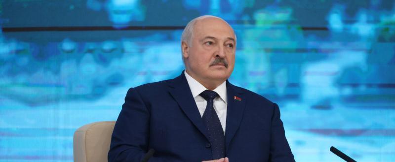 Лукашенко рассказал, появился ли у него мобильный телефон