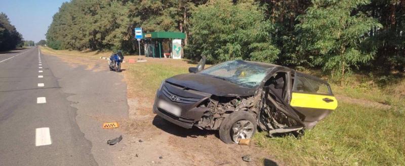 Совершая обгон, водитель Nissan столкнулся с такси под  Брестом