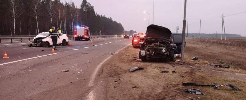 Лобовая авария под Слуцком: один погибший и пять пострадавших