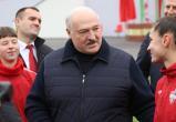 За Лукашенко собрали уже более 700 тысяч подписей