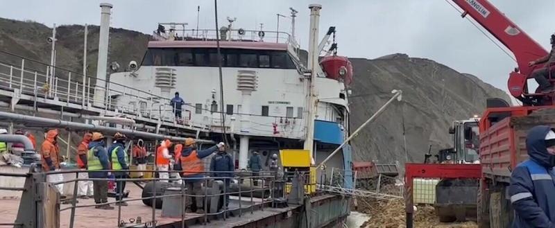 Началась откачка мазута из затонувшего в Черном море танкера